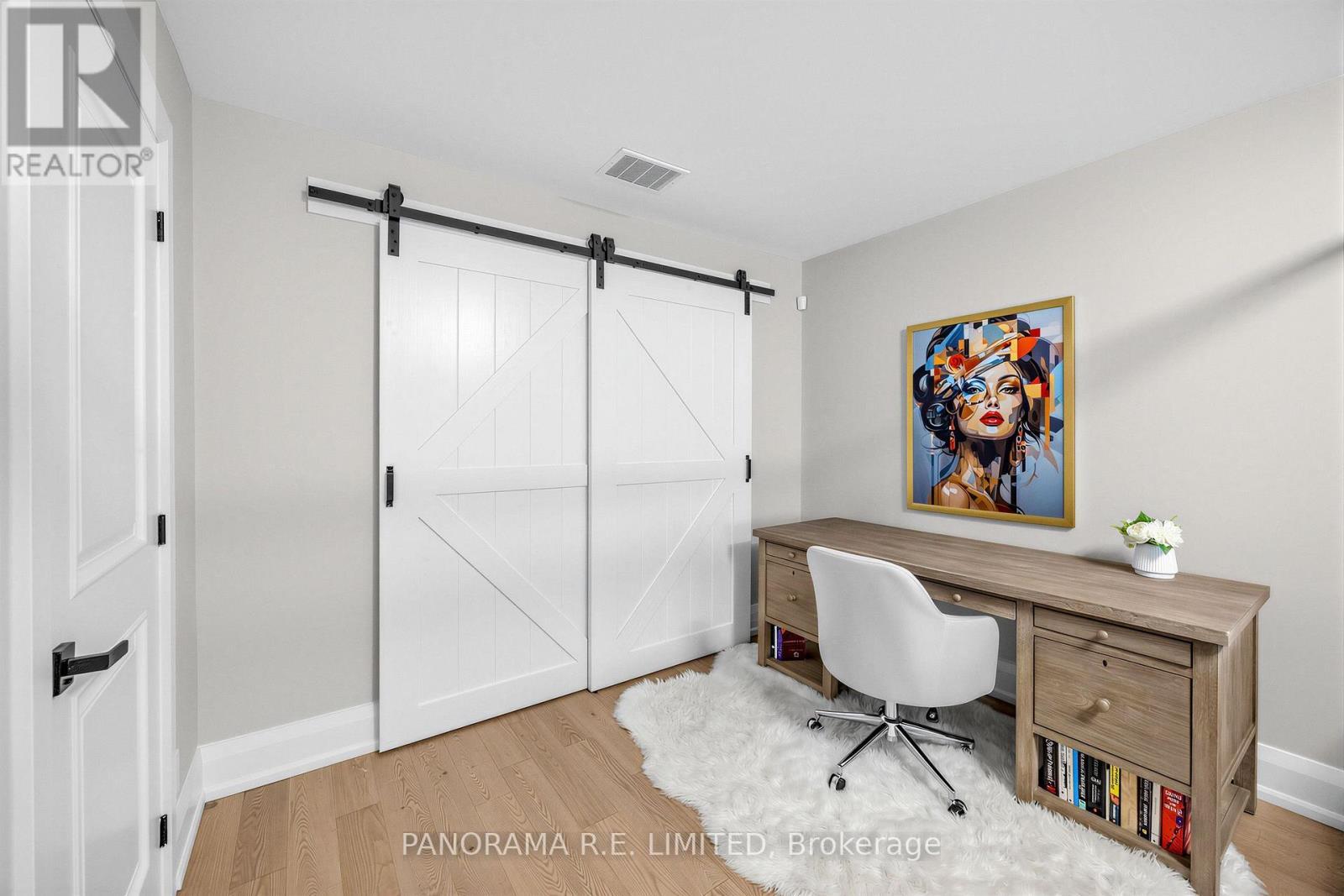 14 Agar Crescent, Toronto, ON - Indoor