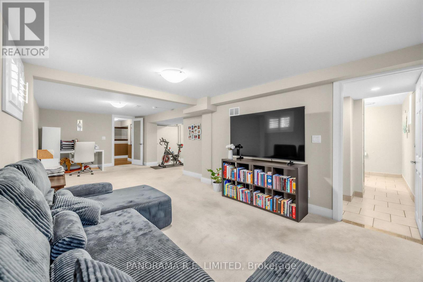 14 Agar Crescent, Toronto, ON - Indoor
