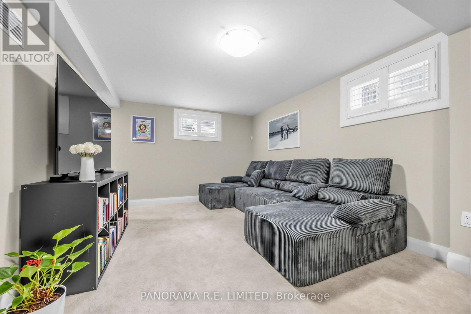 14 Agar Crescent, Toronto, ON - Indoor