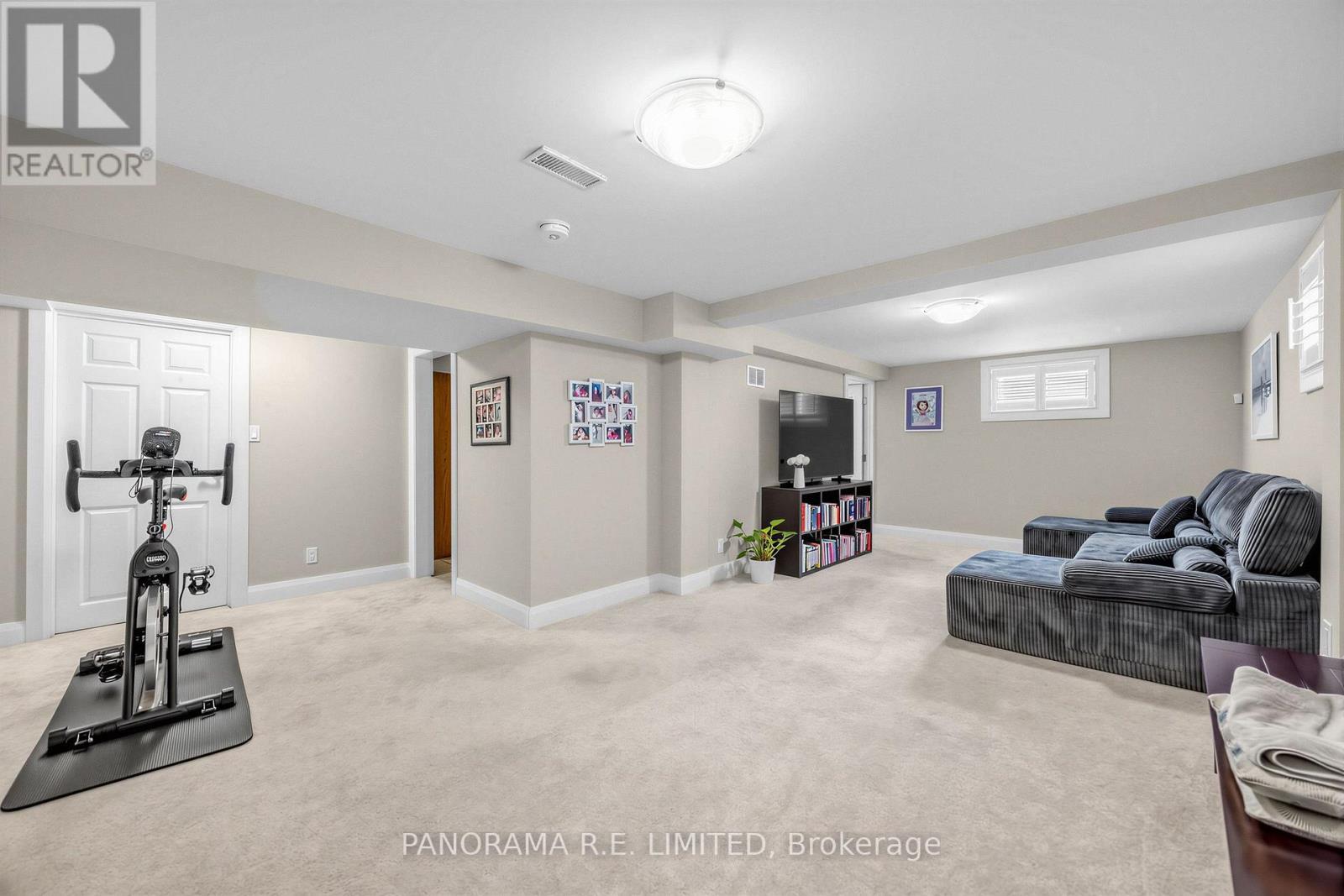 14 Agar Crescent, Toronto, ON - Indoor