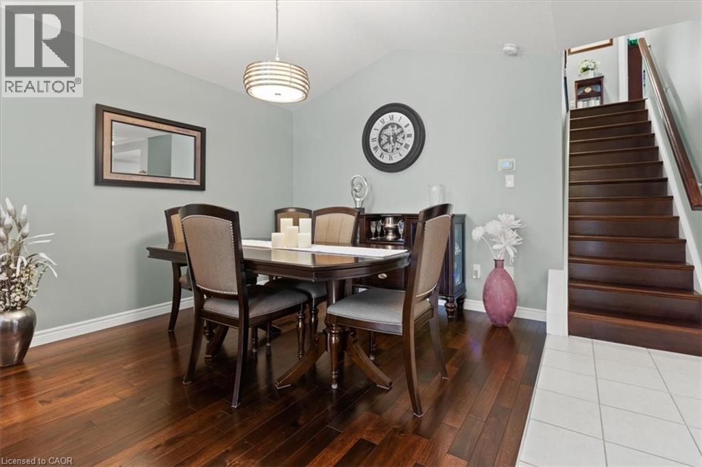 40 Bridgette Drive, Hamilton, ON - Indoor Photo Showing Dining Room