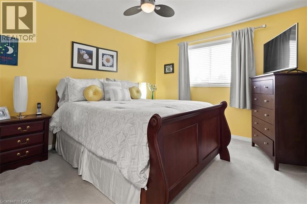 40 Bridgette Drive, Hamilton, ON - Indoor Photo Showing Bedroom