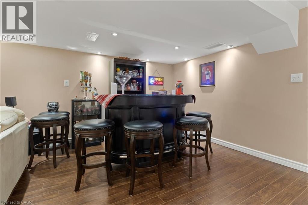 40 Bridgette Drive, Hamilton, ON - Indoor Photo Showing Dining Room