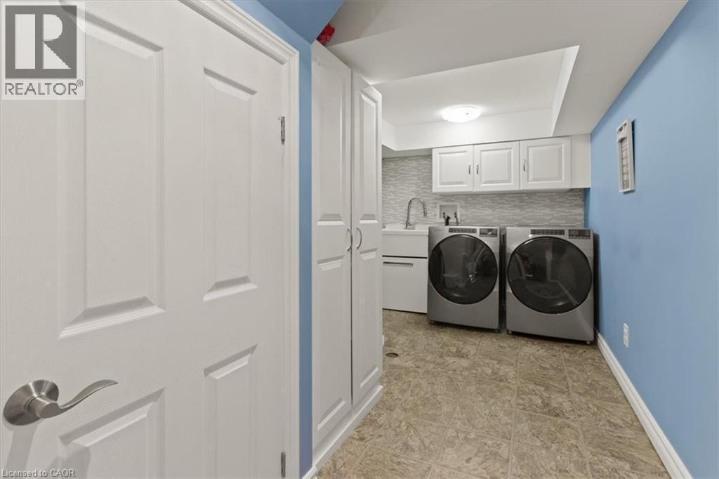 40 Bridgette Drive, Hamilton, ON - Indoor Photo Showing Laundry Room