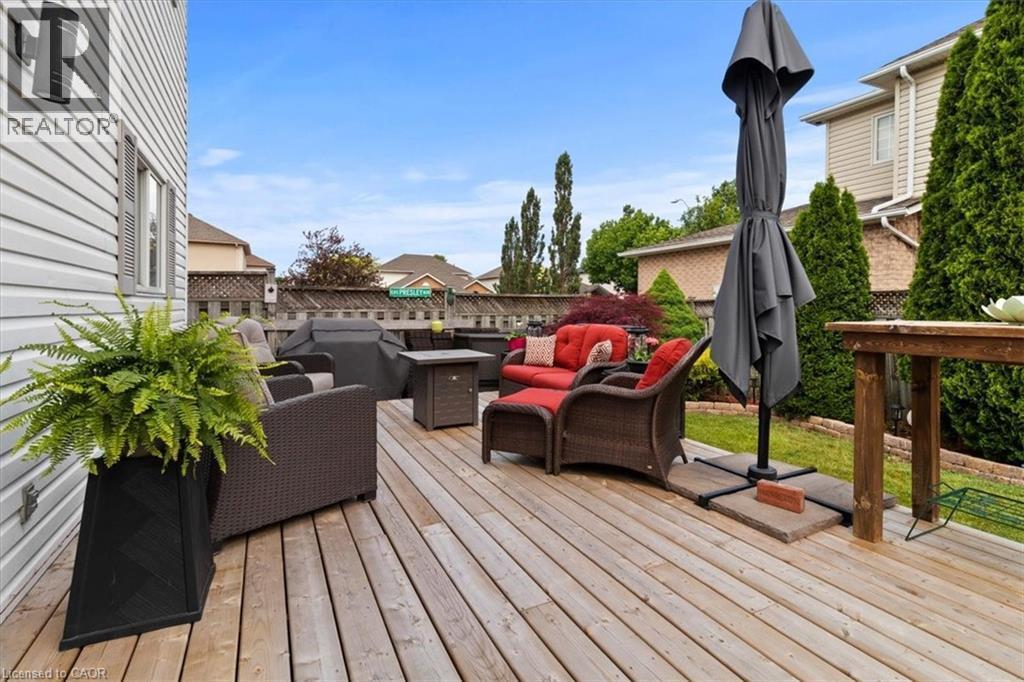 40 Bridgette Drive, Hamilton, ON - Outdoor With Deck Patio Veranda With Exterior