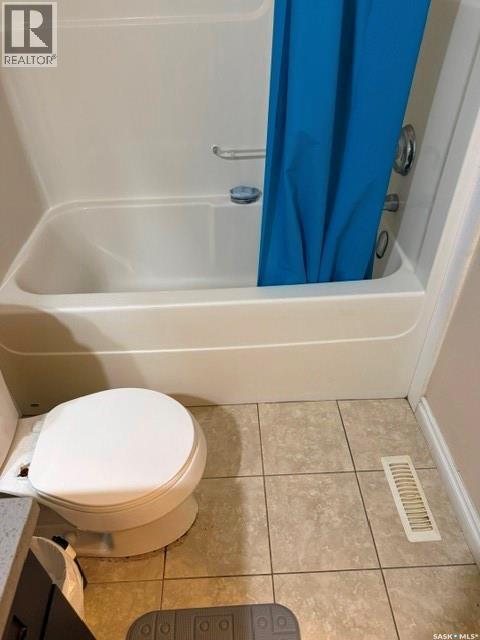 229 S Avenue N, Saskatoon, SK - Indoor Photo Showing Bathroom