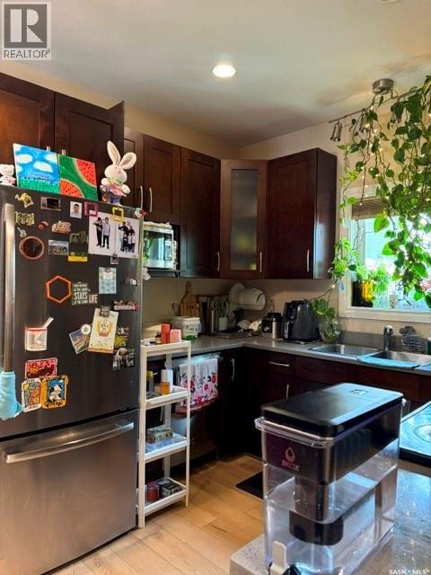 229 S Avenue N, Saskatoon, SK - Indoor Photo Showing Kitchen
