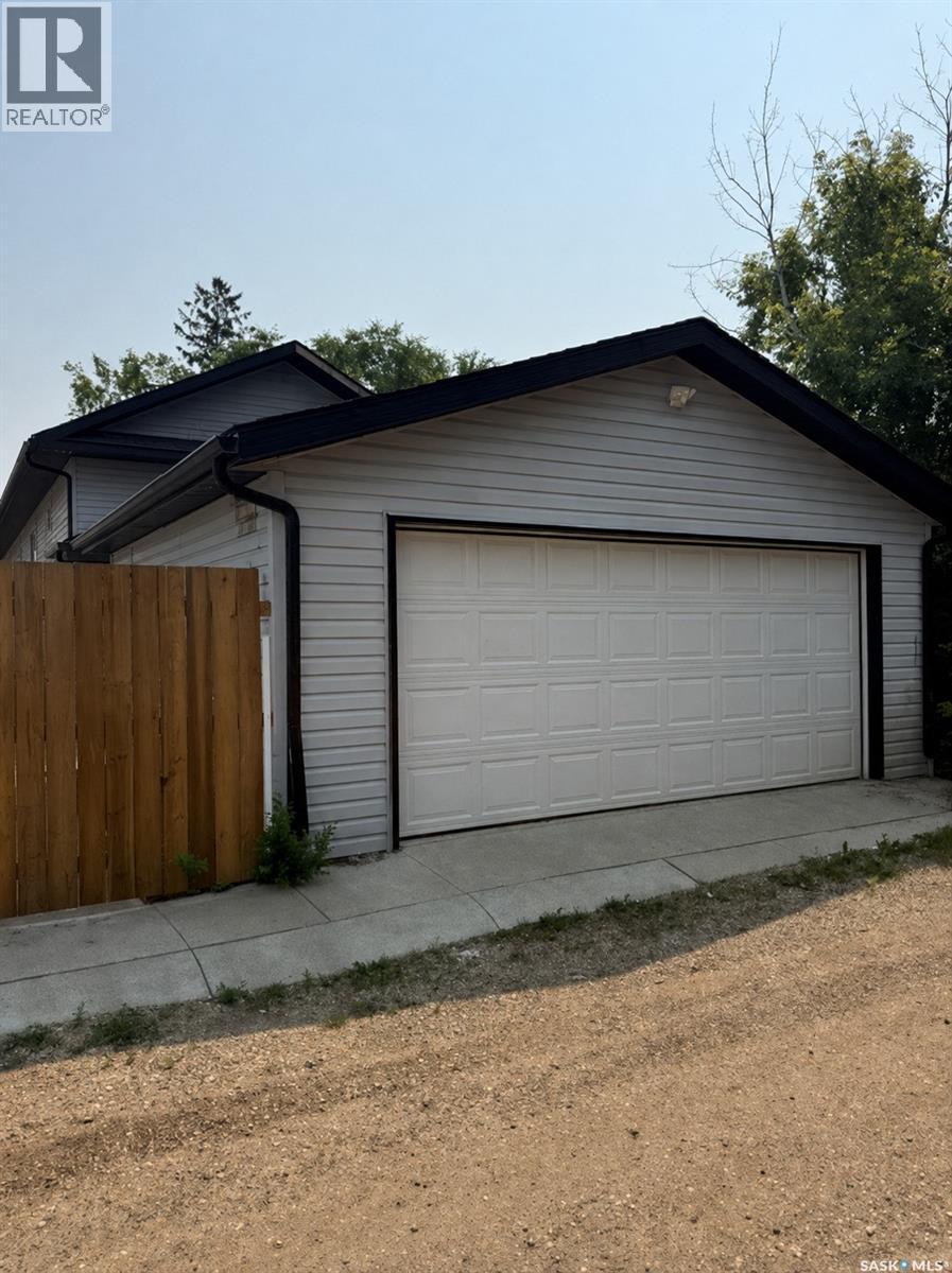 229 S Avenue N, Saskatoon, SK - Outdoor