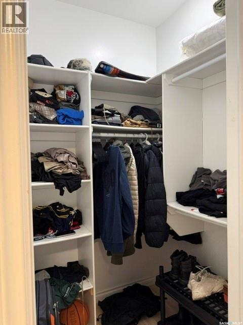 229 S Avenue N, Saskatoon, SK - Indoor With Storage