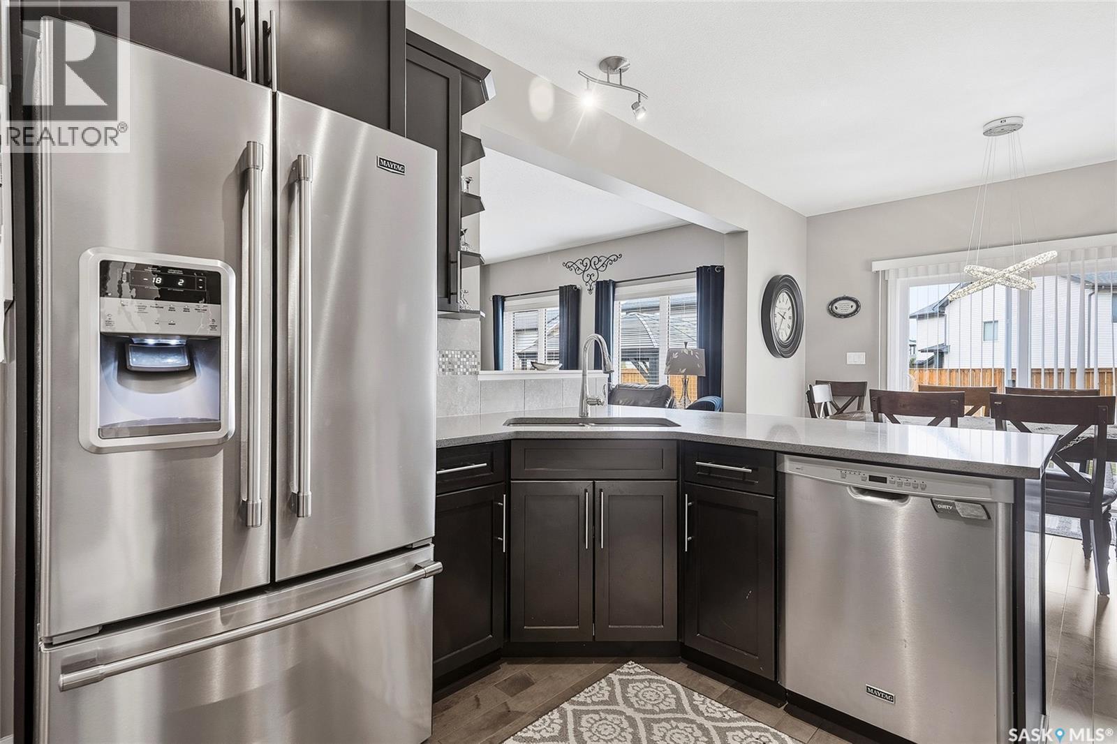 419 Kensington Boulevard, Saskatoon, SK - Indoor Photo Showing Kitchen With Stainless Steel Kitchen