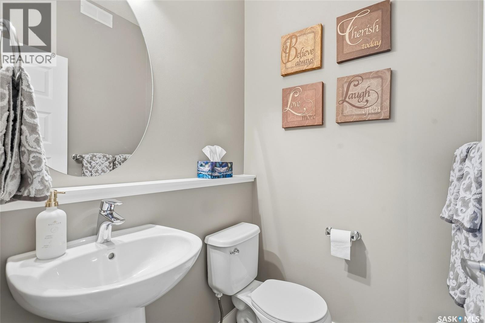 419 Kensington Boulevard, Saskatoon, SK - Indoor Photo Showing Bathroom