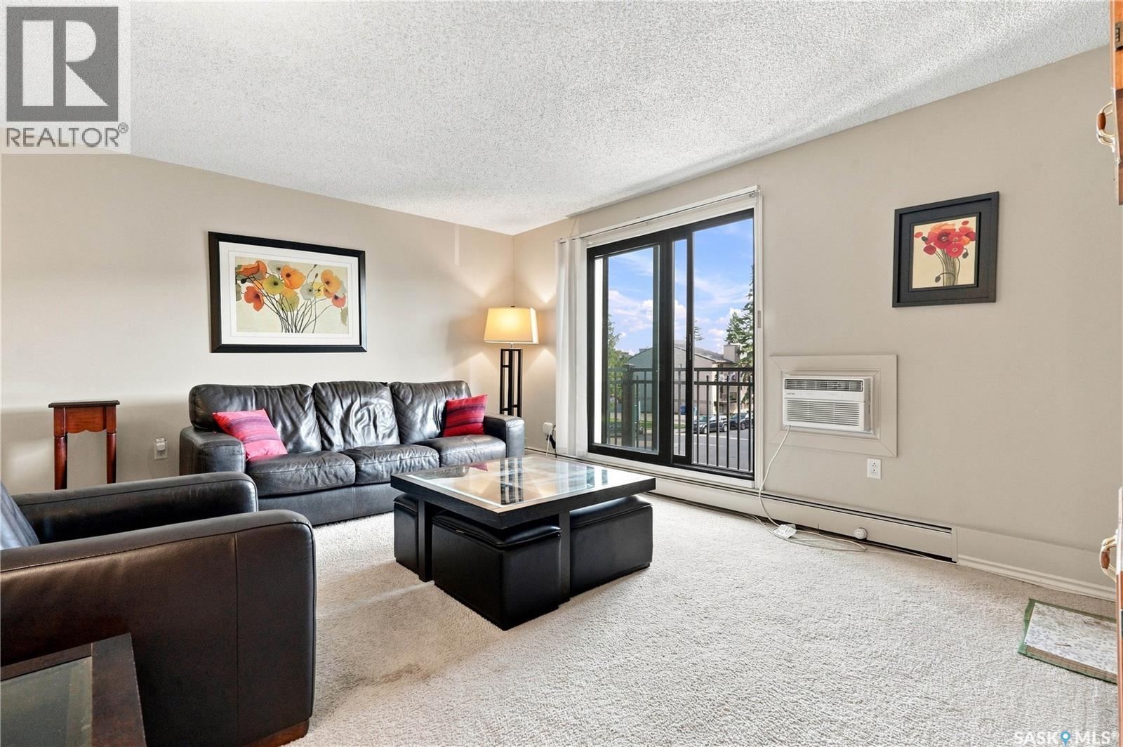 303 258 Pinehouse Place, Saskatoon, SK - Indoor Photo Showing Living Room