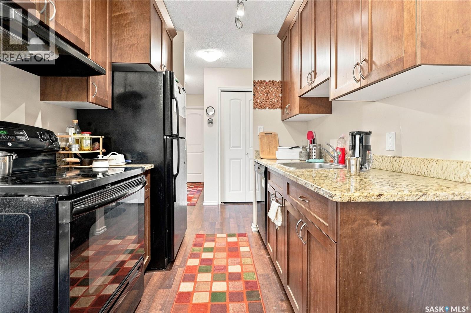 303 258 Pinehouse Place, Saskatoon, SK - Indoor Photo Showing Kitchen
