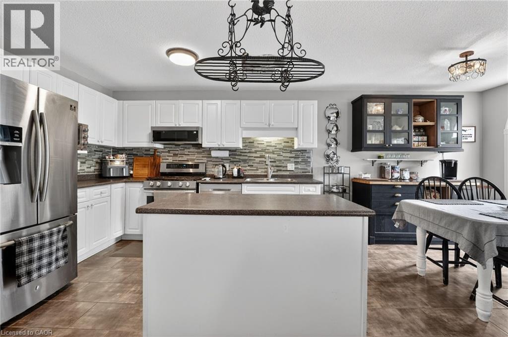 11 Rochelle Crescent, Ridgeway, ON - Indoor Photo Showing Kitchen With Stainless Steel Kitchen