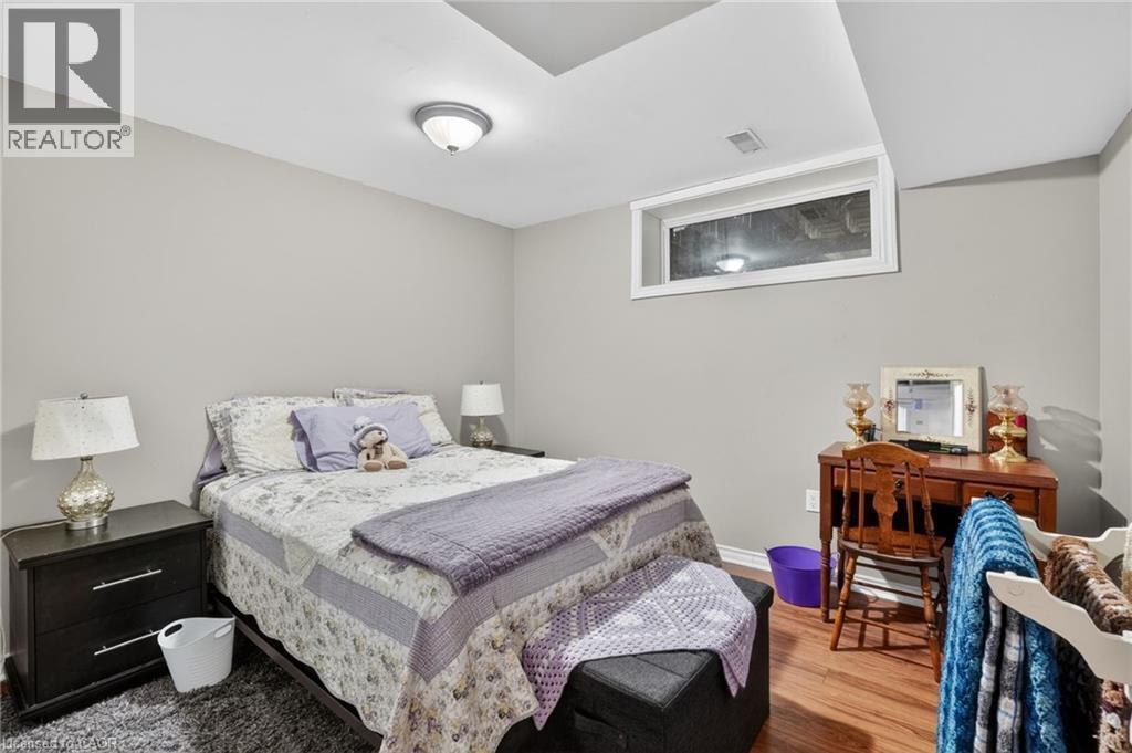 Bedroom w/egress window - 11 Rochelle Crescent, Ridgeway, ON - Indoor Photo Showing Bedroom