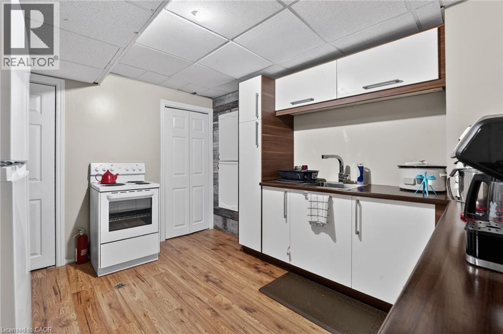 11 Rochelle Crescent, Ridgeway, ON - Indoor Photo Showing Kitchen