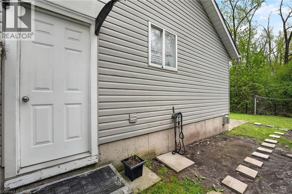 Apartment entry - 11 Rochelle Crescent, Ridgeway, ON - Outdoor With Exterior