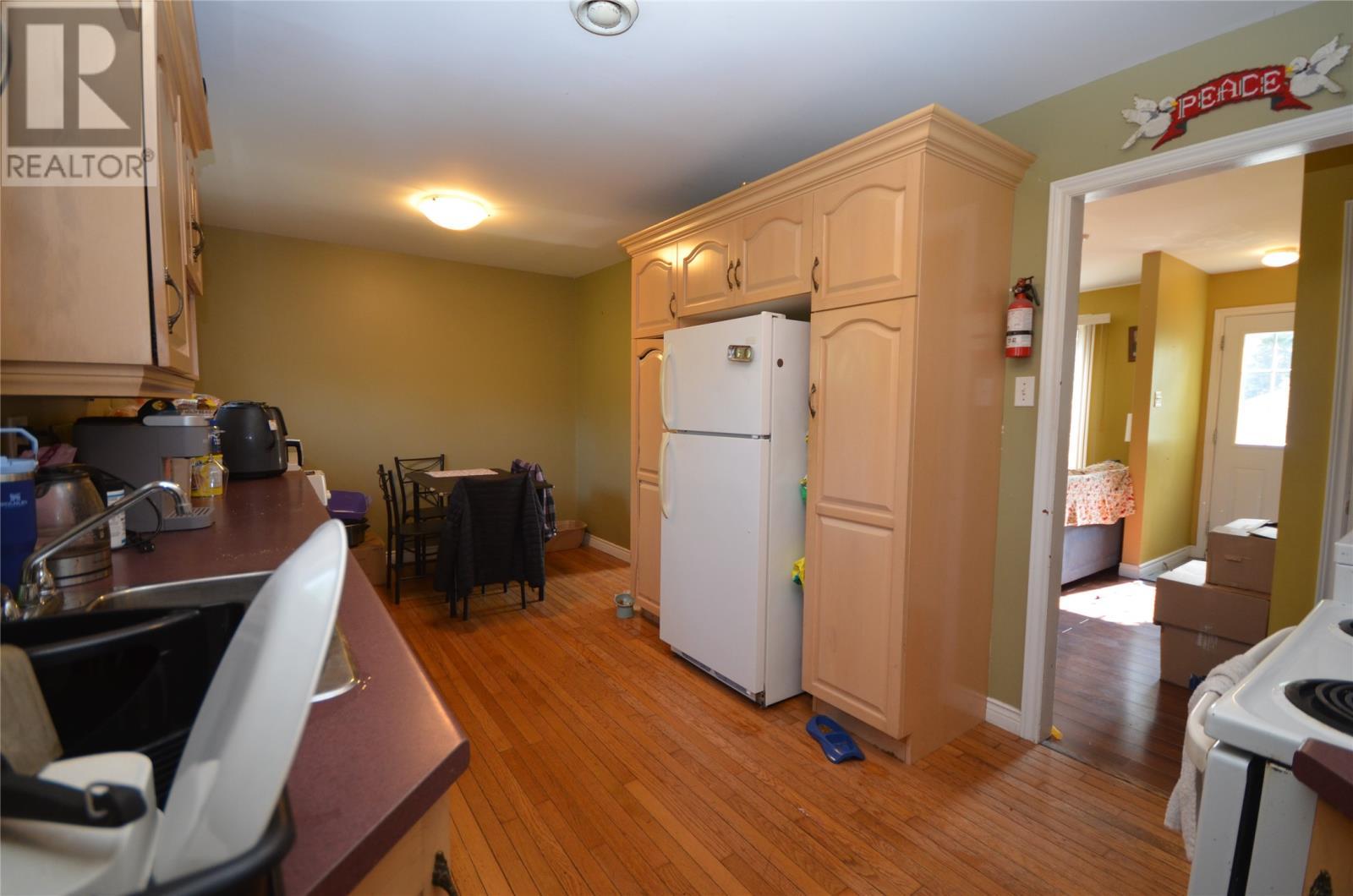 39 Kelliview Crescent, Conception Bay South, NL - Indoor Photo Showing Kitchen