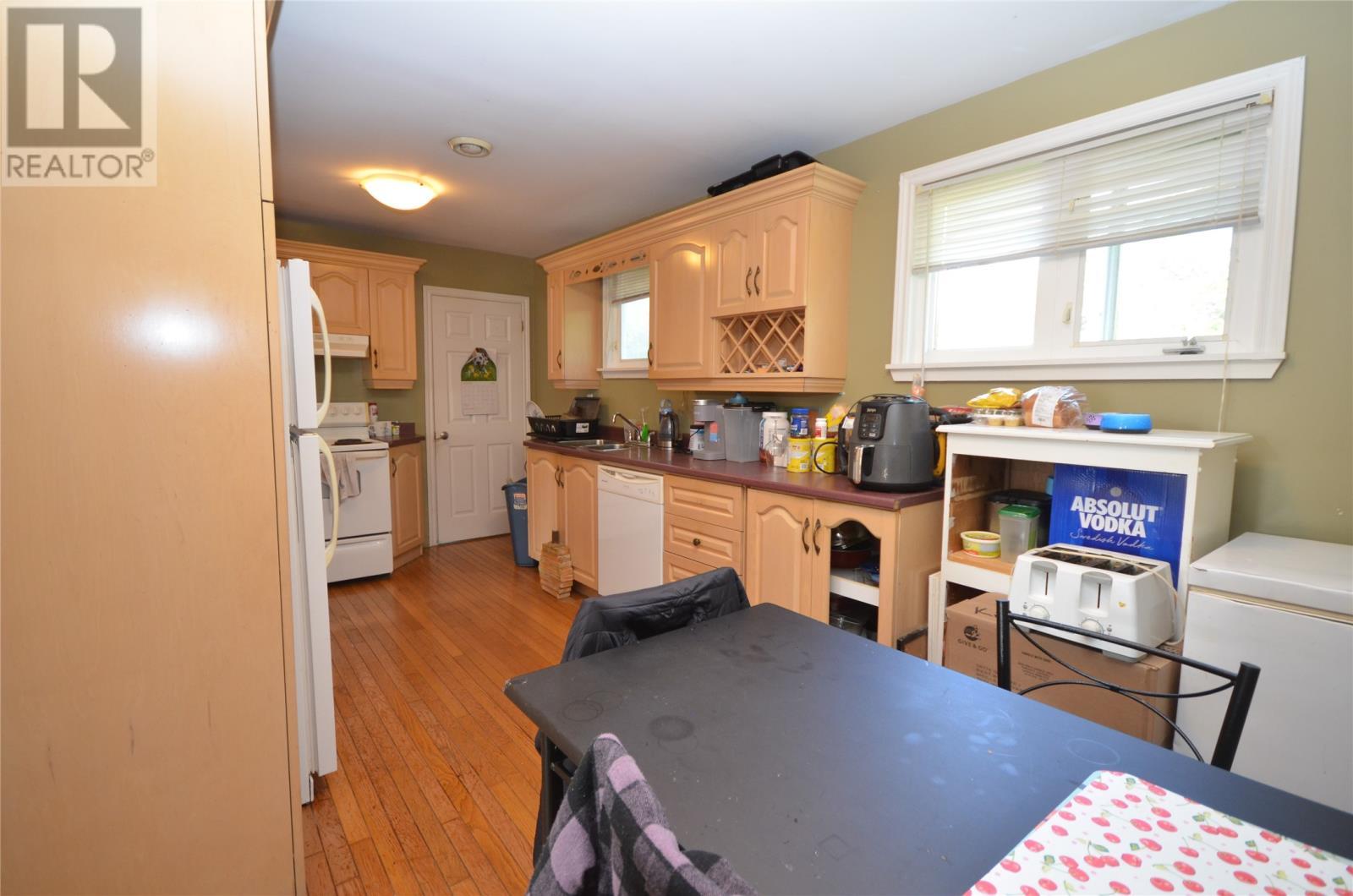 39 Kelliview Crescent, Conception Bay South, NL - Indoor Photo Showing Kitchen