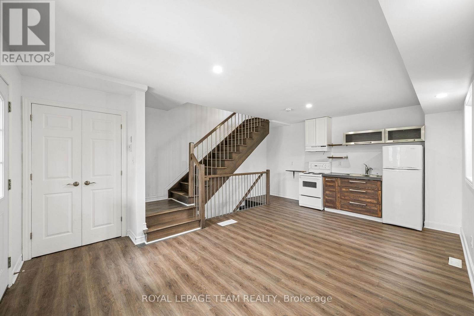 253 Deschamps Avenue, Ottawa, ON - Indoor