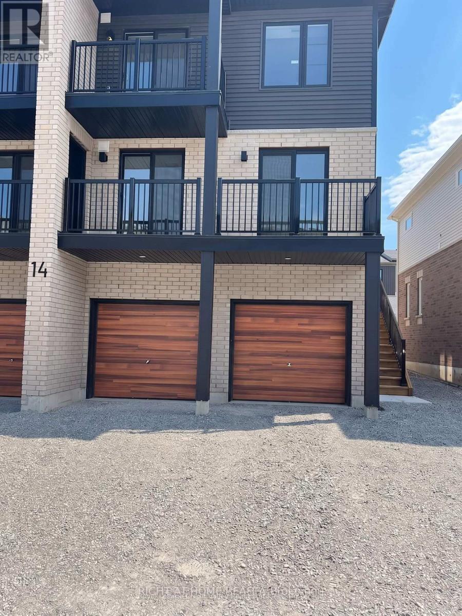 5 - 14 Wagon Lane E, Barrie, ON - Outdoor With Balcony