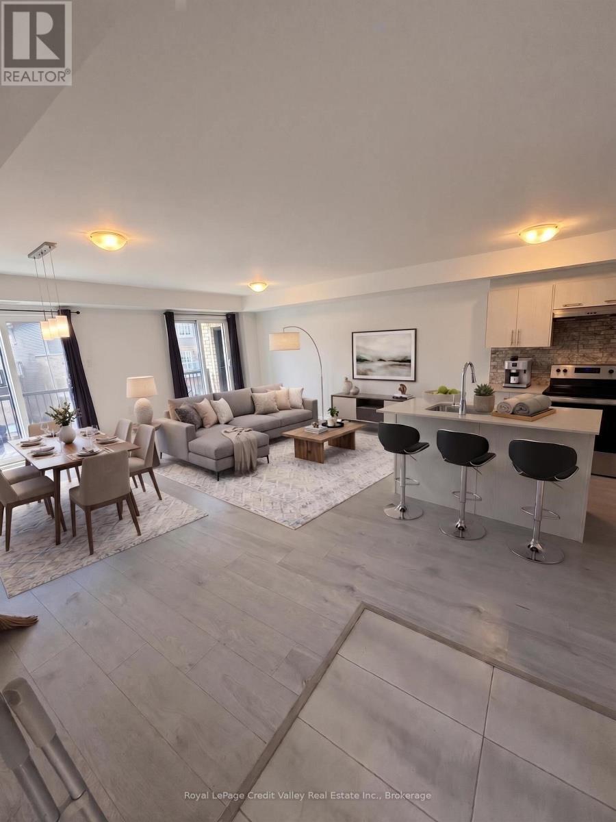 5 - 14 Wagon Lane E, Barrie, ON - Indoor