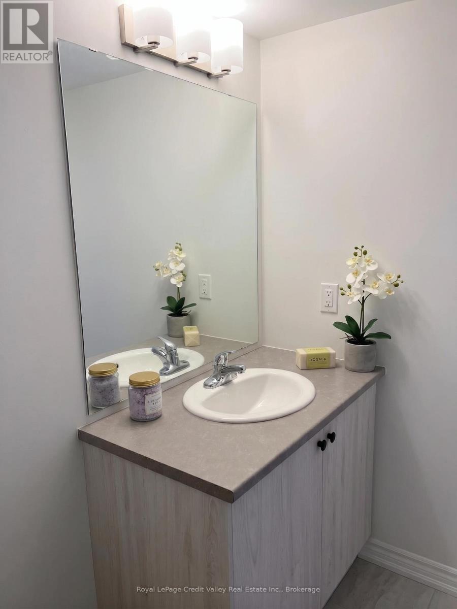 5 - 14 Wagon Lane E, Barrie, ON - Indoor Photo Showing Bathroom