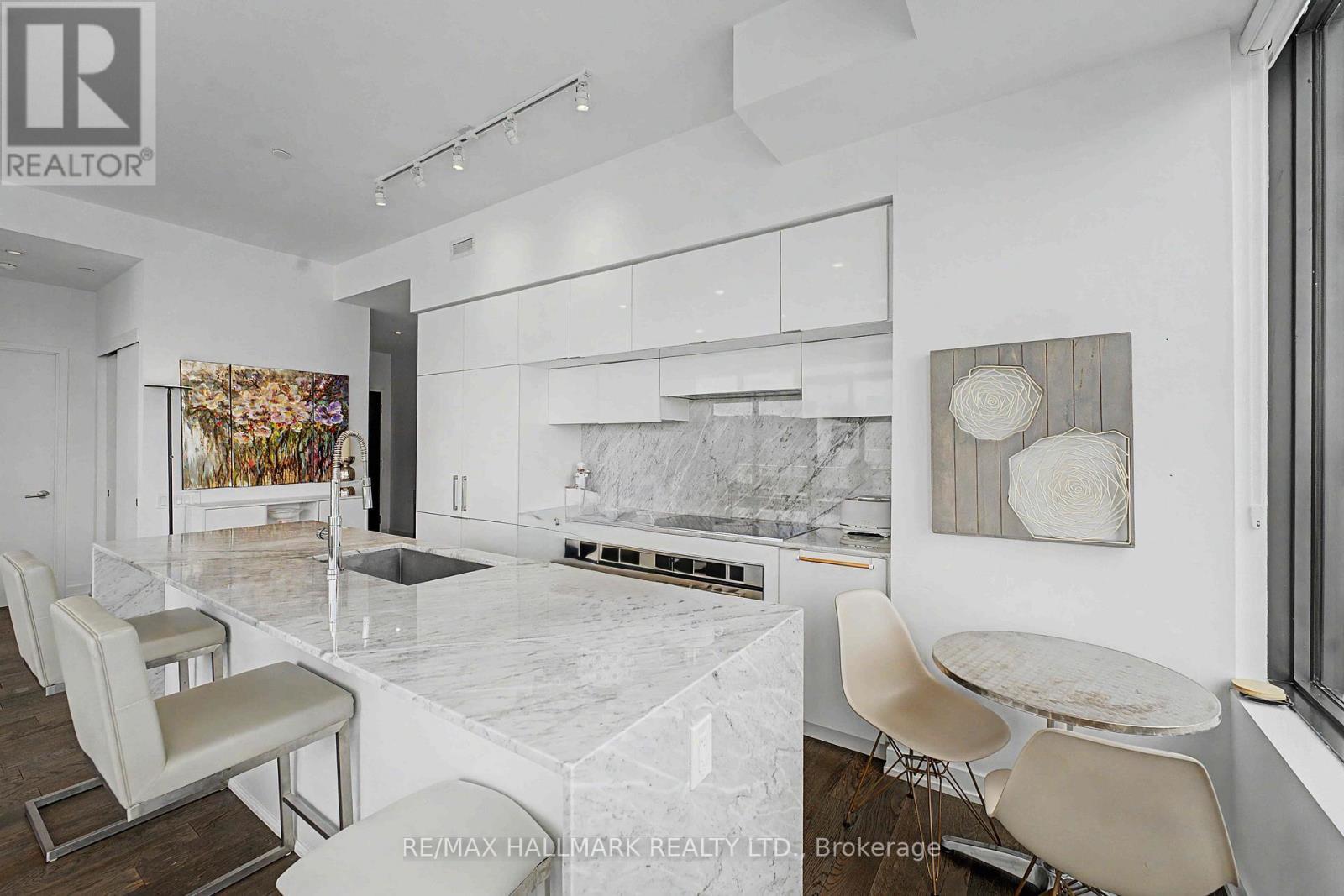 kitchen - Ph2 - 185 Roehampton Avenue, Toronto, ON - Indoor Photo Showing Other Room