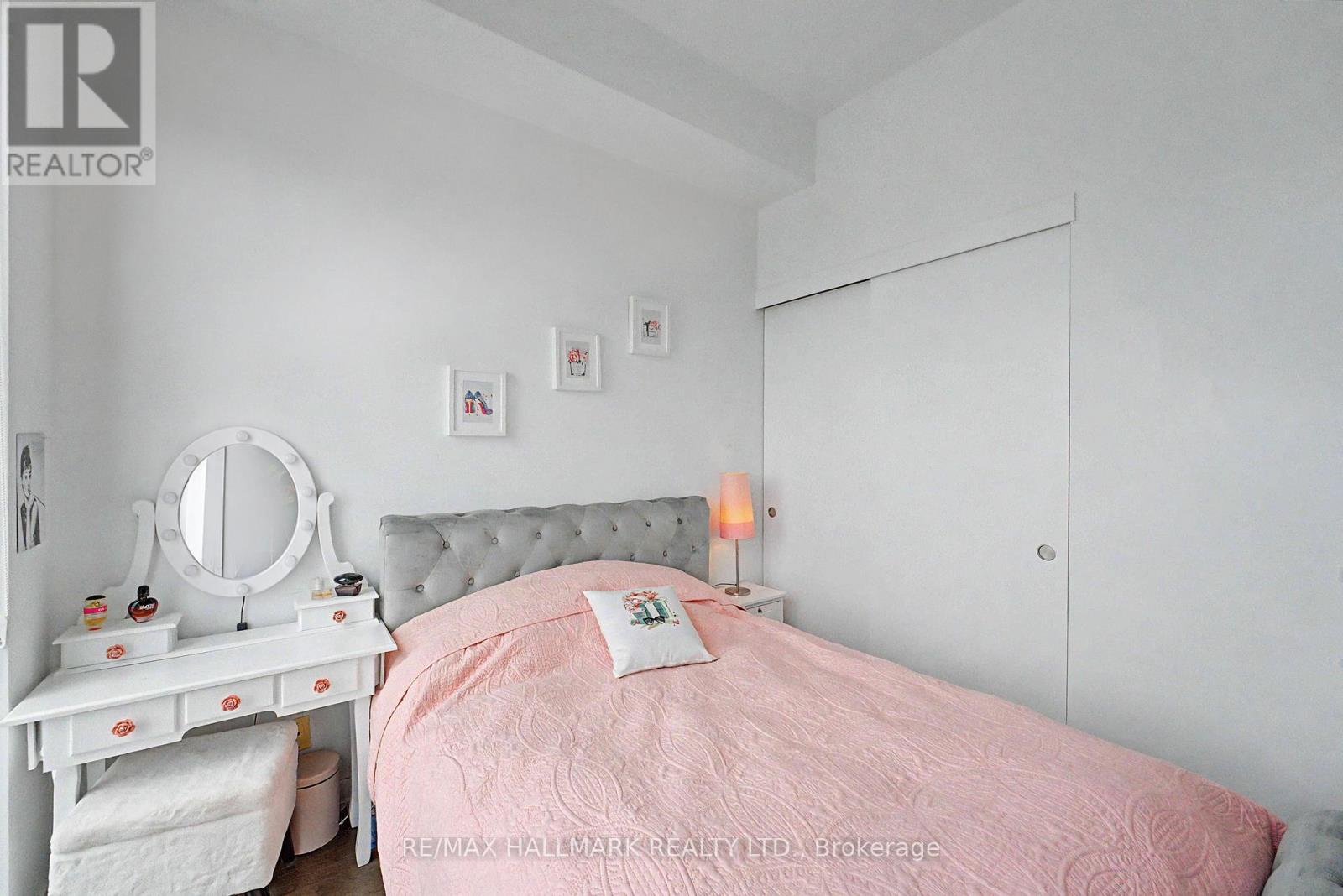 Second bedroom - Ph2 - 185 Roehampton Avenue, Toronto, ON - Indoor Photo Showing Bedroom