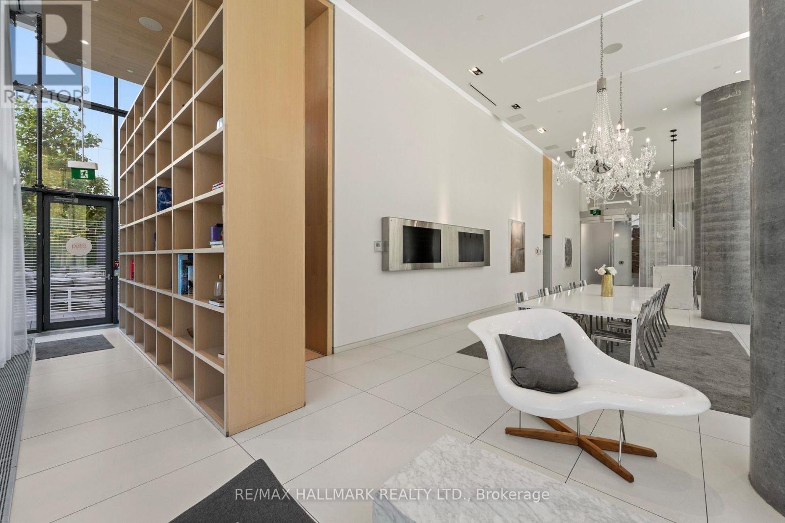 Ph2 - 185 Roehampton Avenue, Toronto, ON - Indoor Photo Showing Other Room