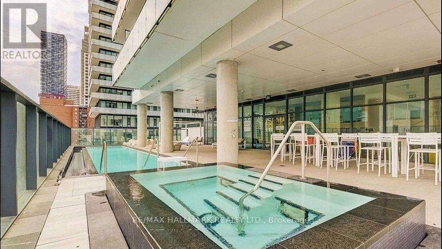 Ph2 - 185 Roehampton Avenue, Toronto, ON - Photo Showing Other Room With In Ground Pool