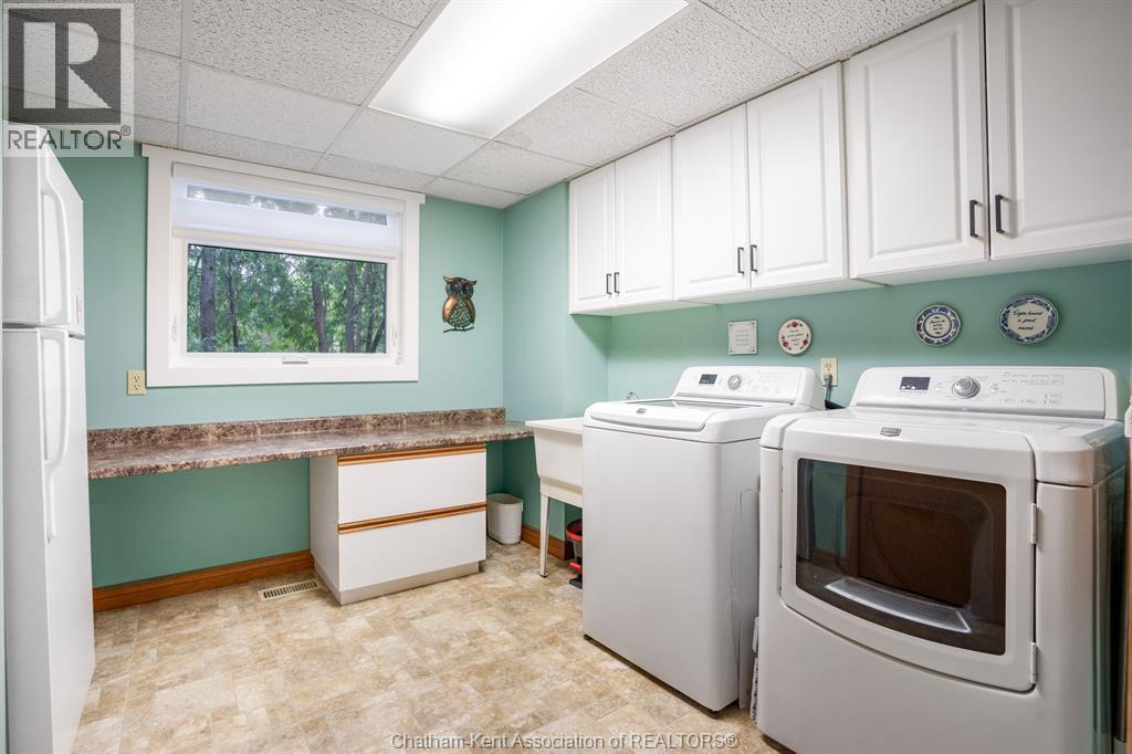 22780 Creek Road, Chatham, ON - Indoor Photo Showing Laundry Room