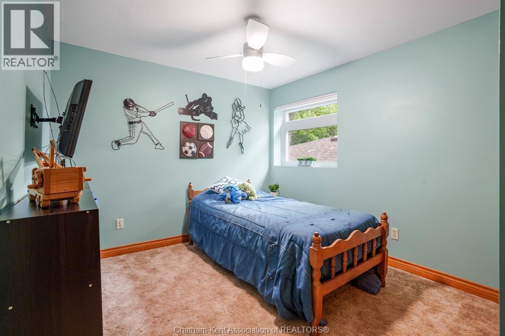 22780 Creek Road, Chatham, ON - Indoor Photo Showing Bedroom