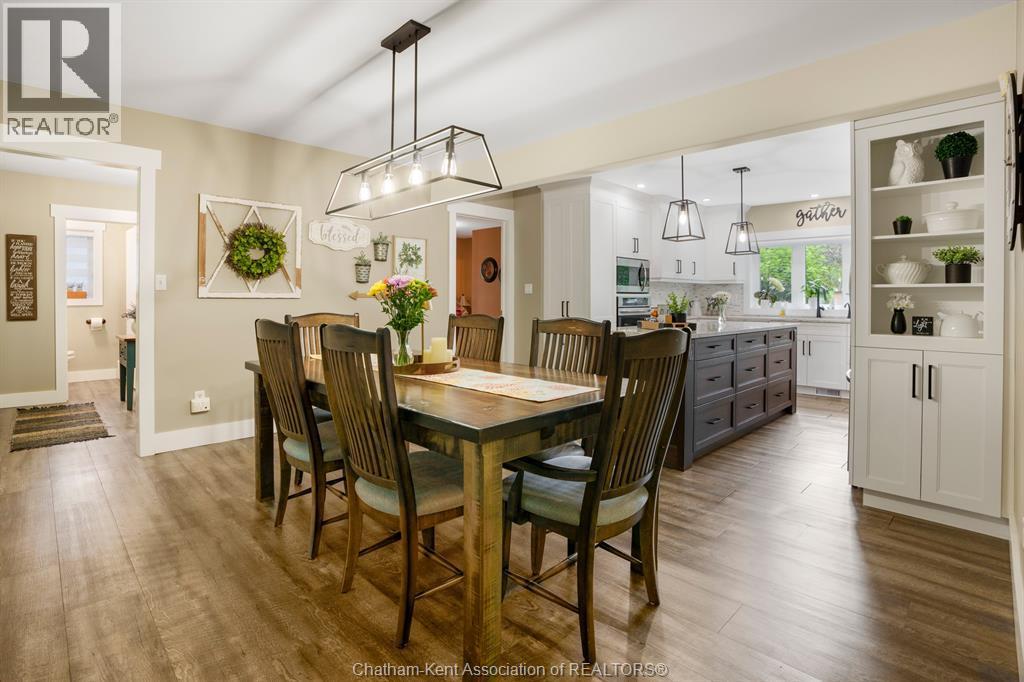 22780 Creek Road, Chatham, ON - Indoor Photo Showing Dining Room