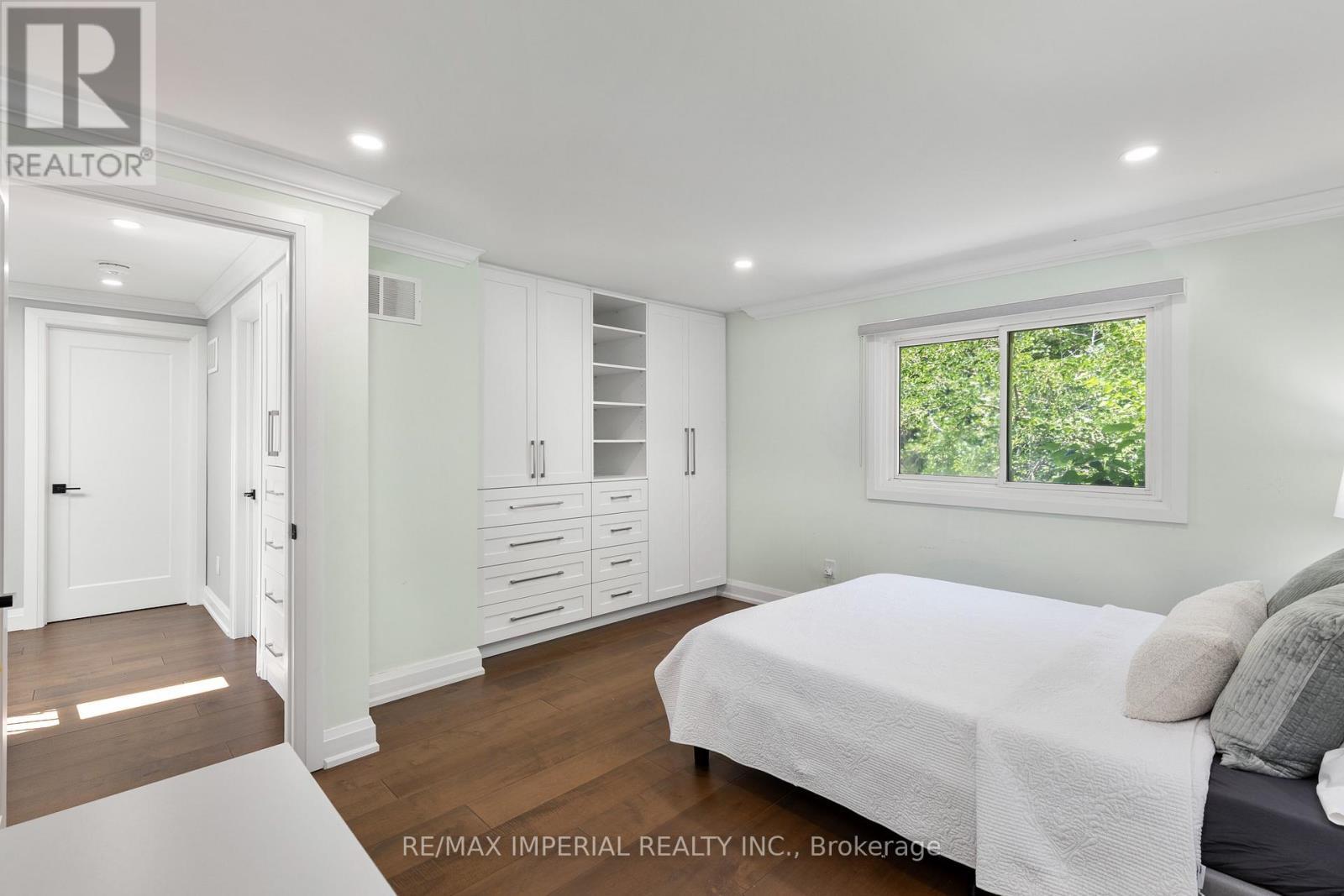 311 Youngstown Avenue, Mississauga, ON - Indoor Photo Showing Bedroom