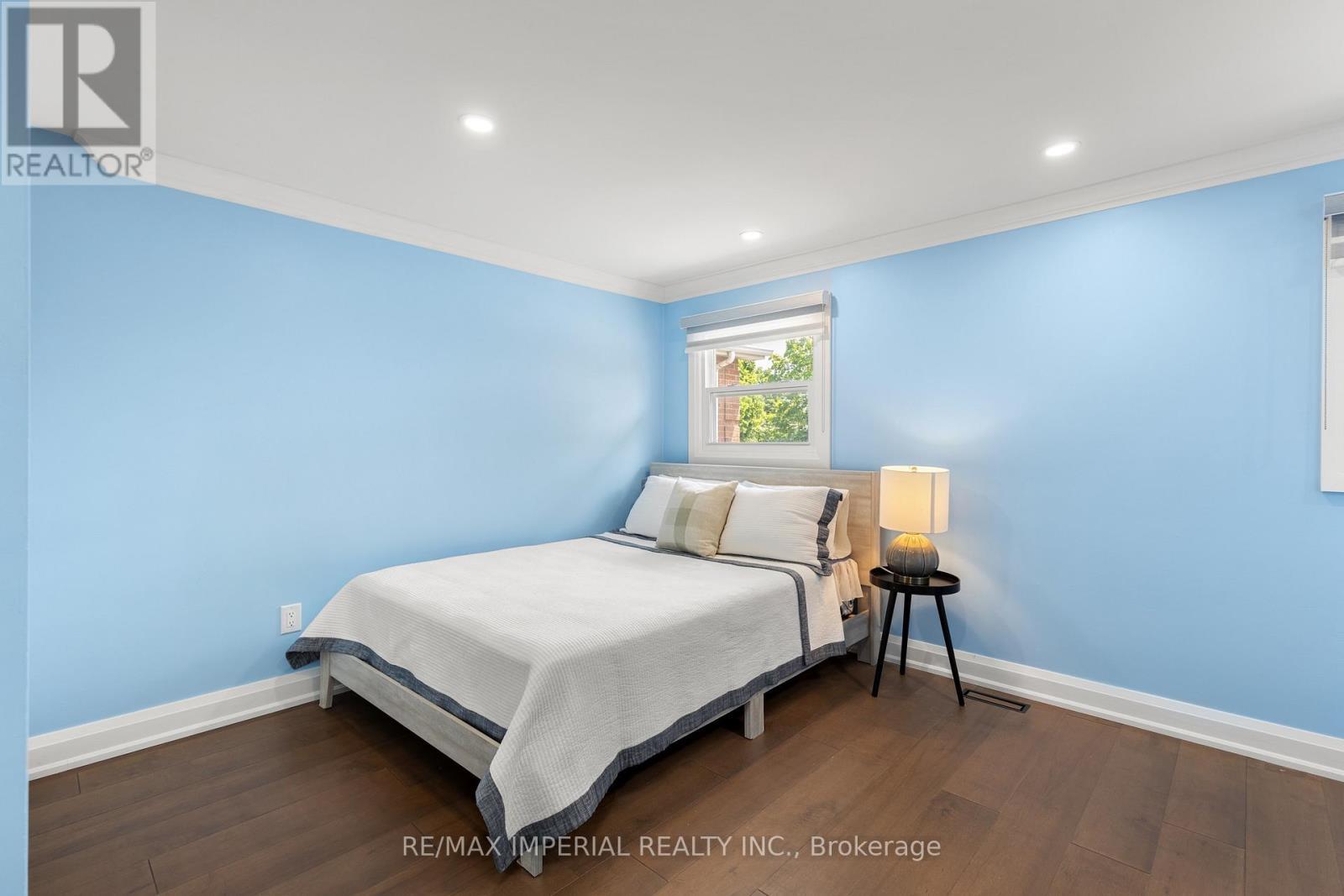 311 Youngstown Avenue, Mississauga, ON - Indoor Photo Showing Bedroom