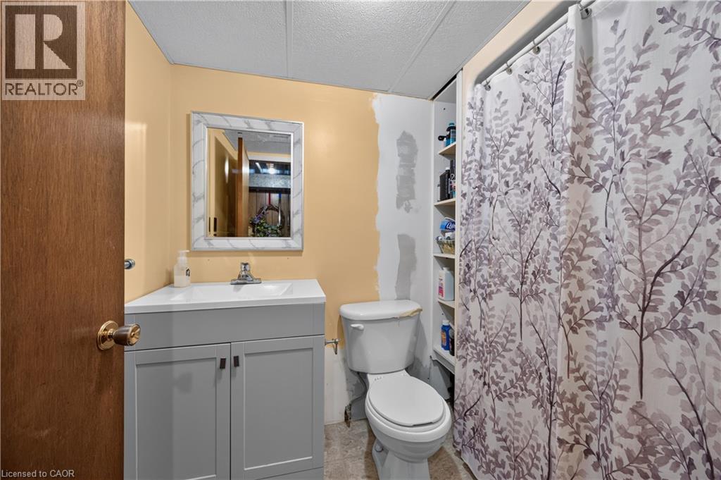 Additional content - 5 Kentley Drive, Hamilton, ON - Indoor Photo Showing Bathroom