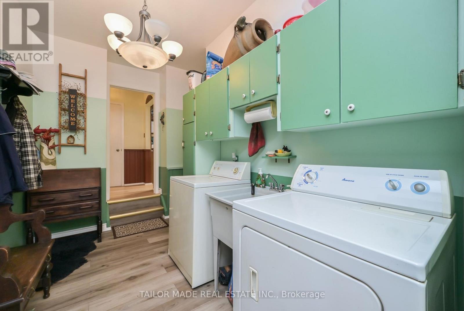 171 Murphy Road, Essa, ON - Indoor Photo Showing Laundry Room