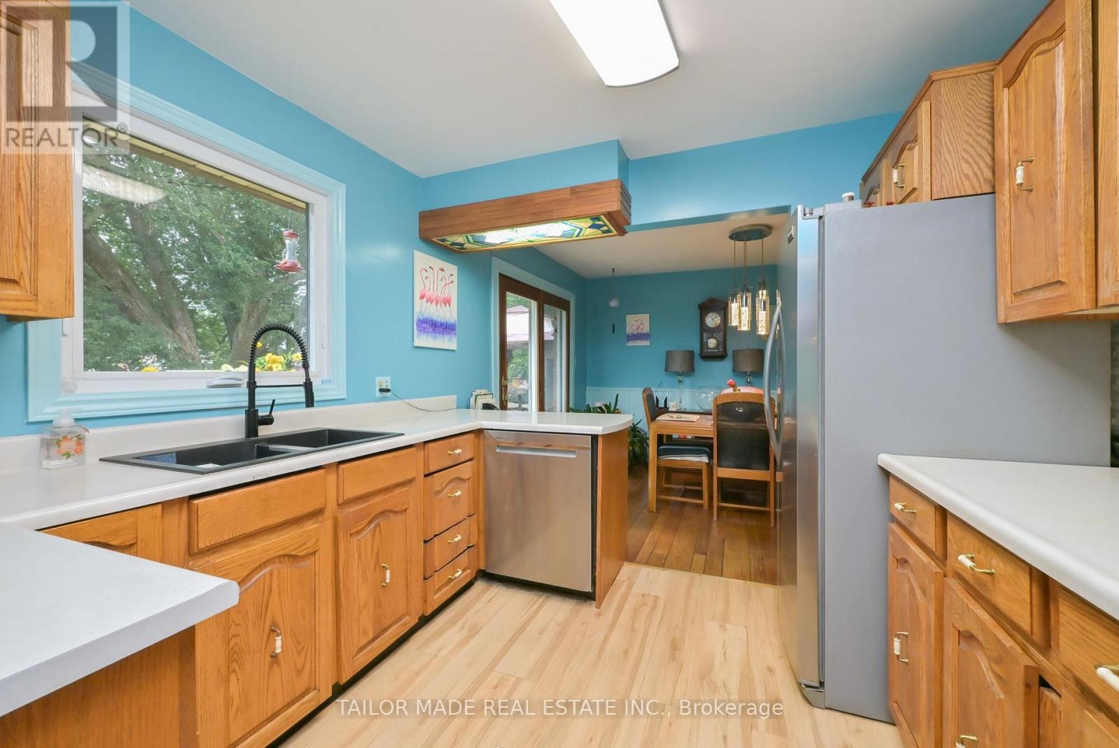 171 Murphy Road, Essa, ON - Indoor Photo Showing Kitchen With Double Sink