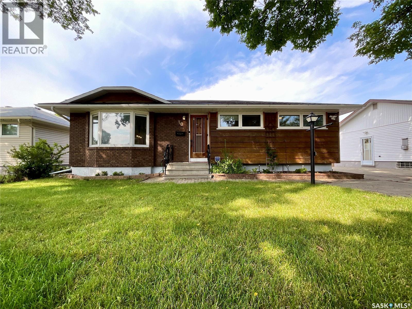 30 Probe Street, Regina, SK - Outdoor