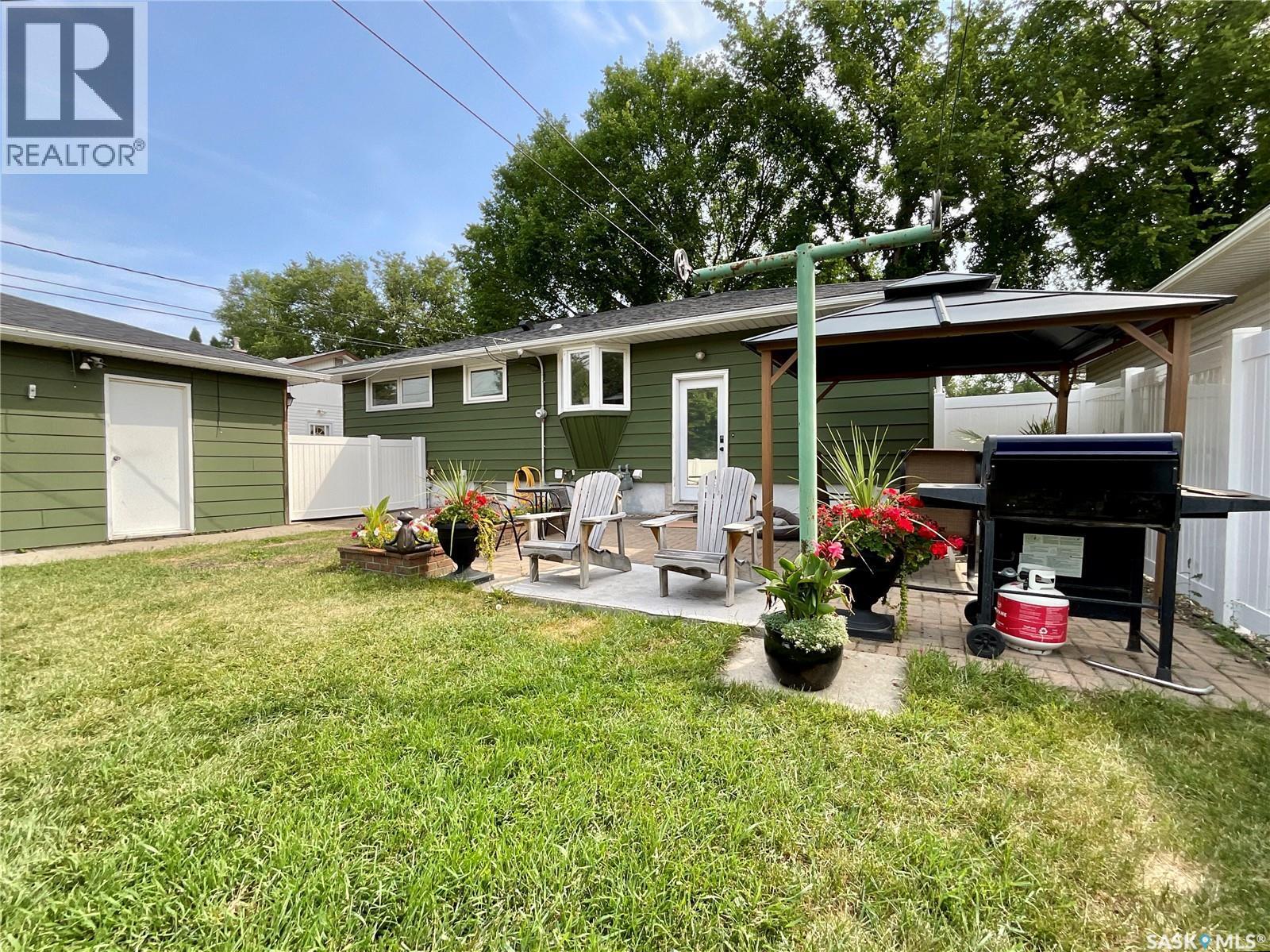 30 Probe Street, Regina, SK - Outdoor With Deck Patio Veranda