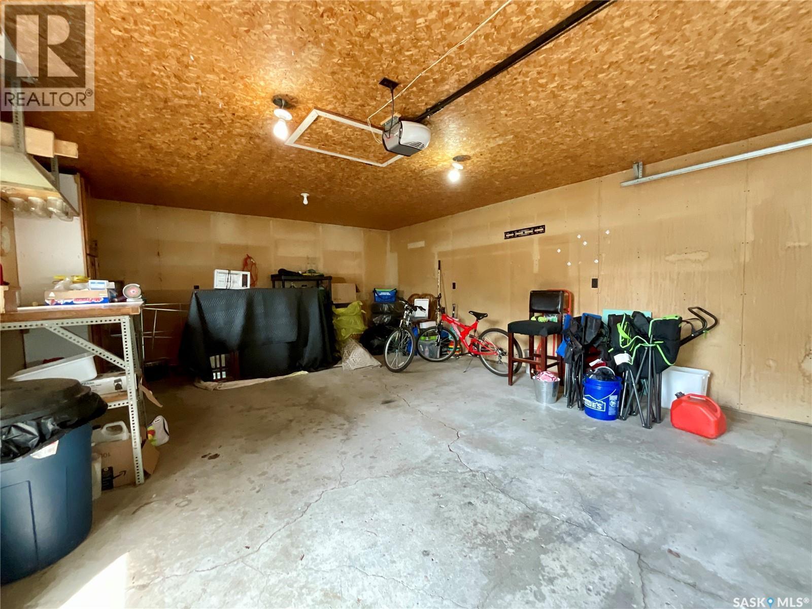 30 Probe Street, Regina, SK - Indoor Photo Showing Garage