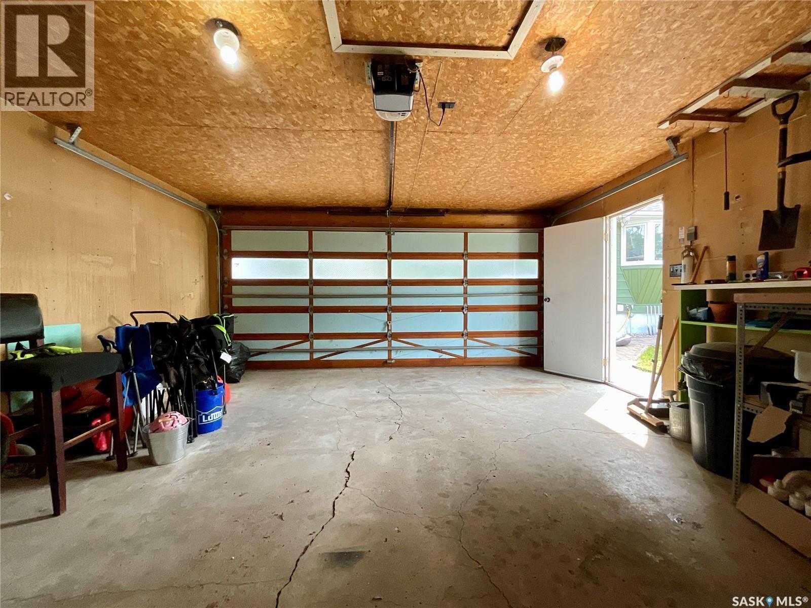 30 Probe Street, Regina, SK - Indoor Photo Showing Garage