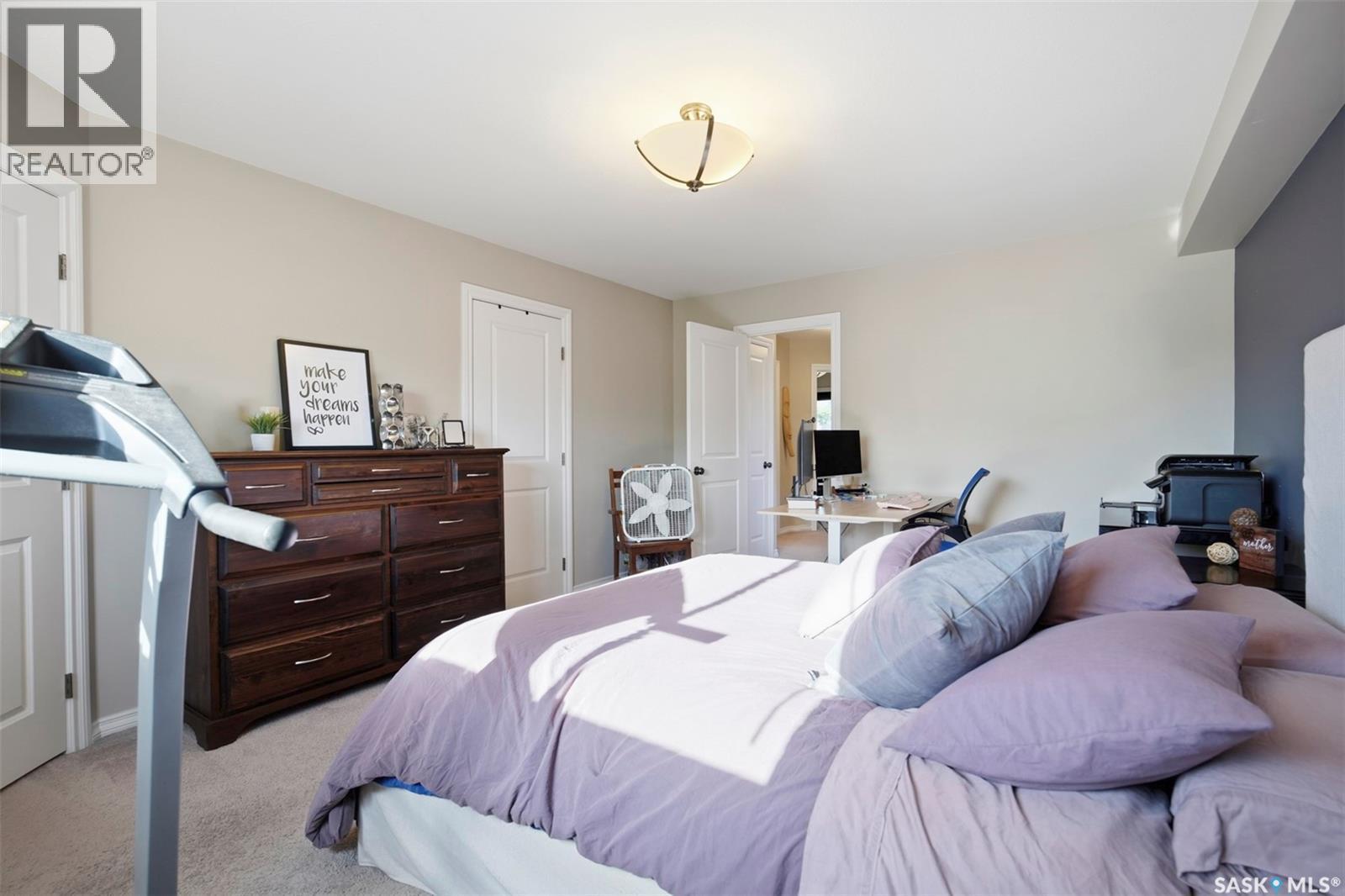 2136 B Lorne Avenue, Saskatoon, SK - Indoor Photo Showing Bedroom