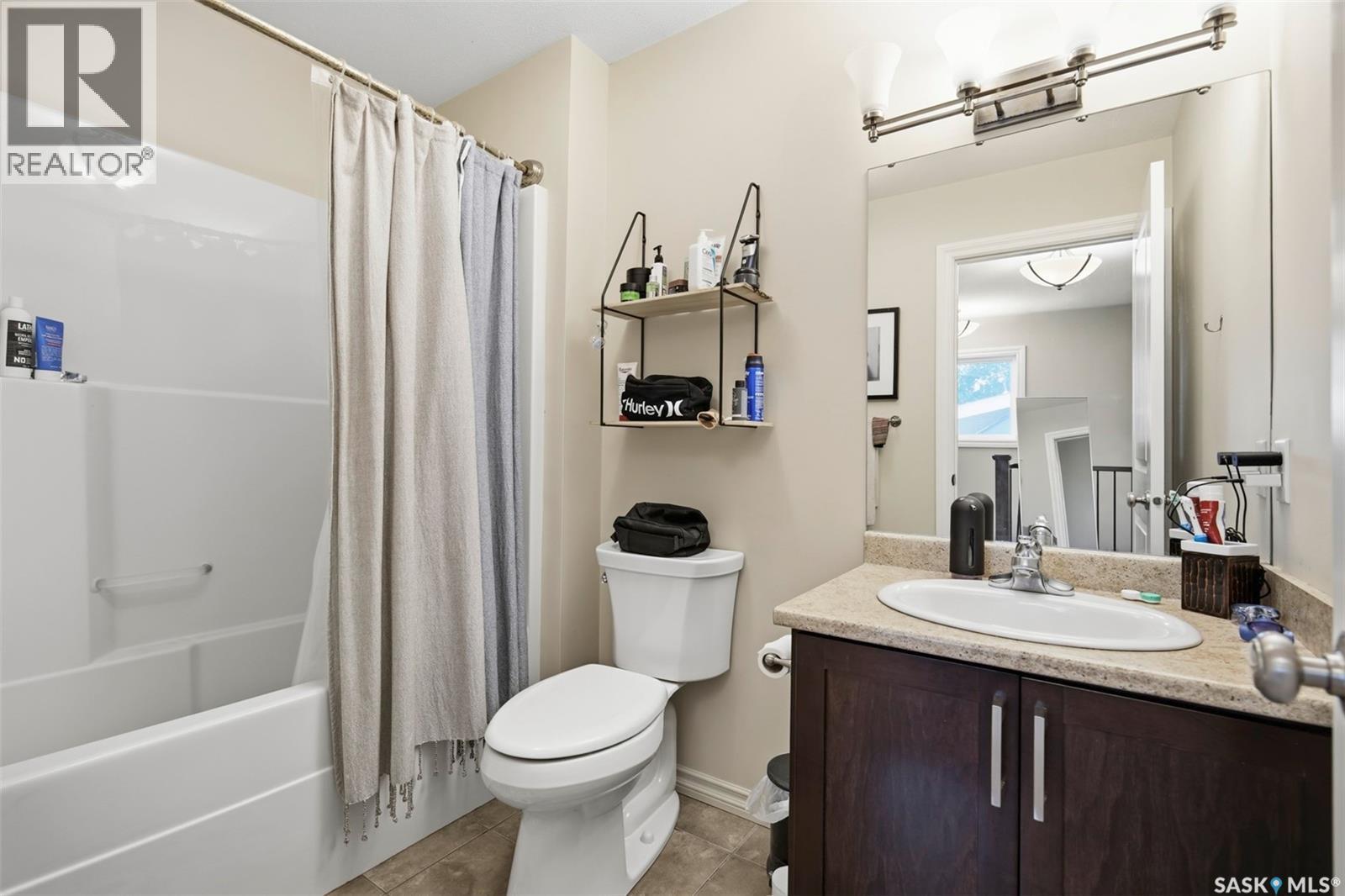 2136 B Lorne Avenue, Saskatoon, SK - Indoor Photo Showing Bathroom