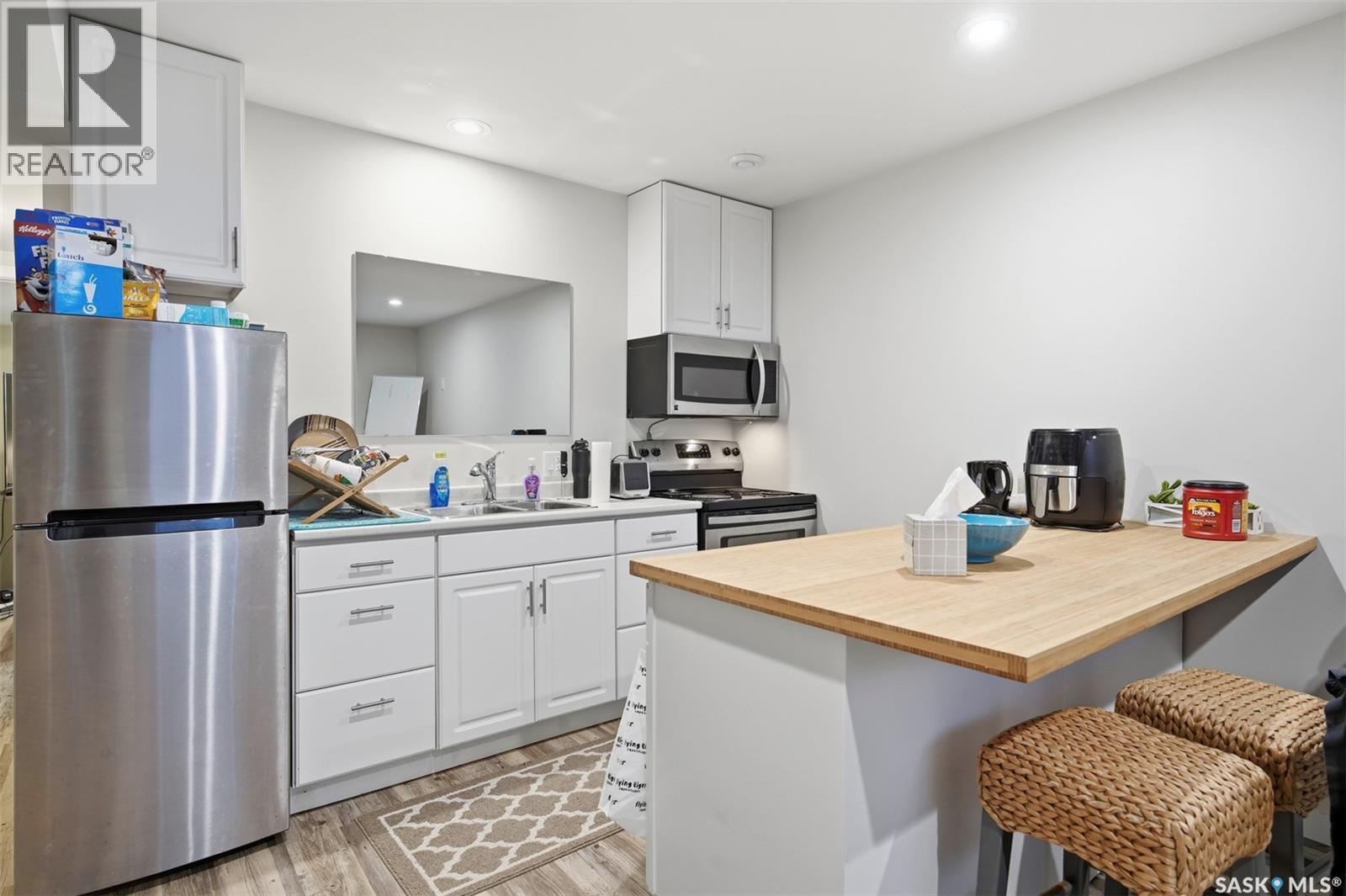 2136 B Lorne Avenue, Saskatoon, SK - Indoor Photo Showing Kitchen With Double Sink