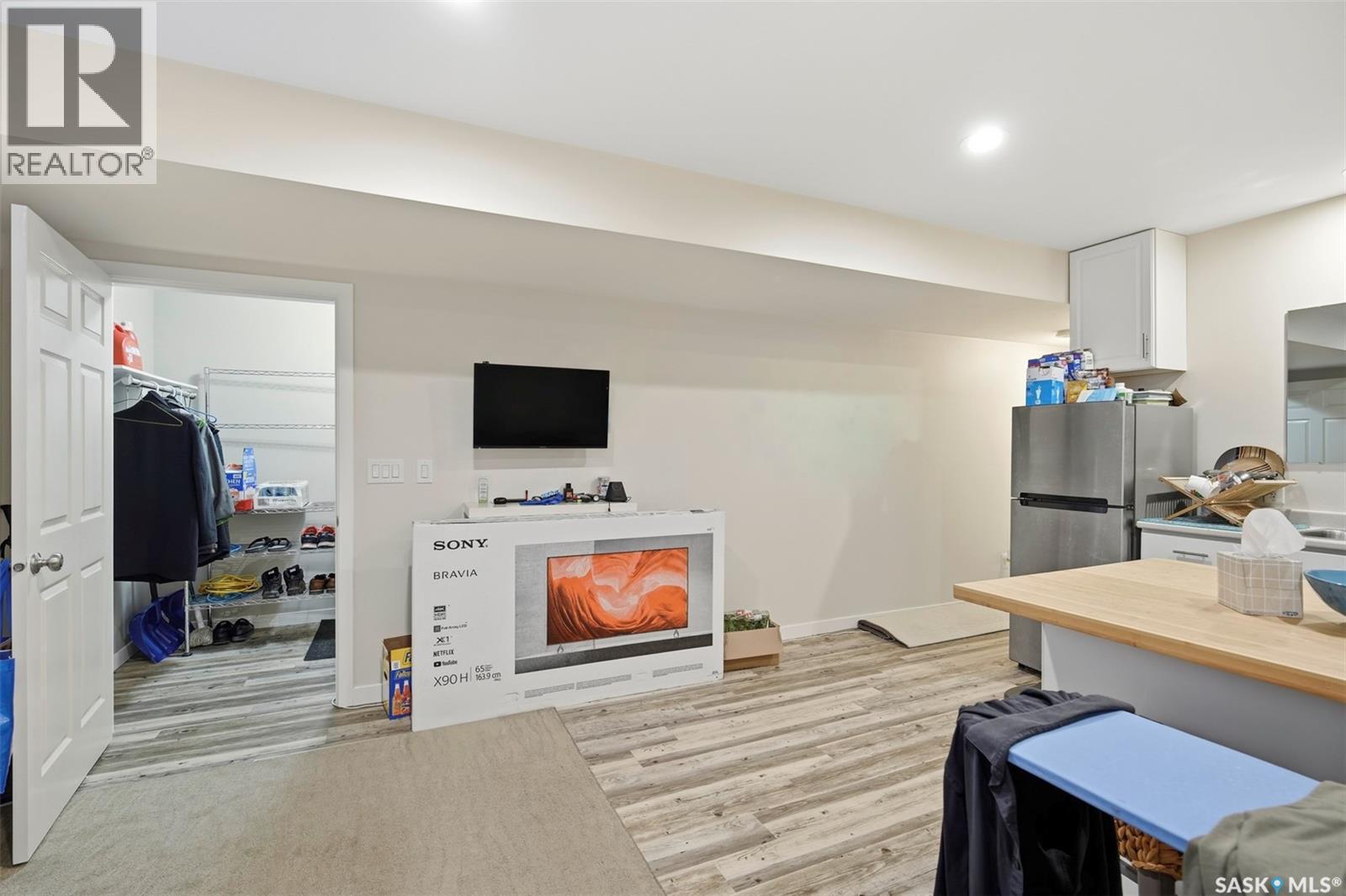 2136 B Lorne Avenue, Saskatoon, SK - Indoor