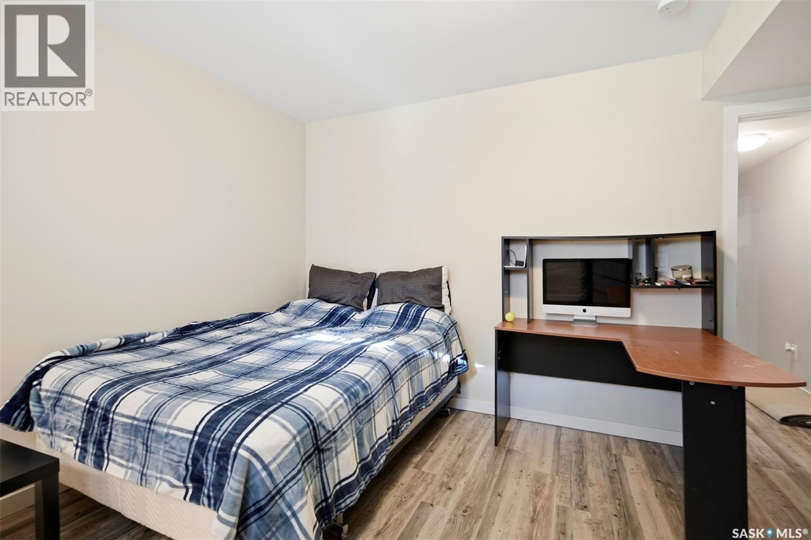 2136 B Lorne Avenue, Saskatoon, SK - Indoor Photo Showing Bedroom
