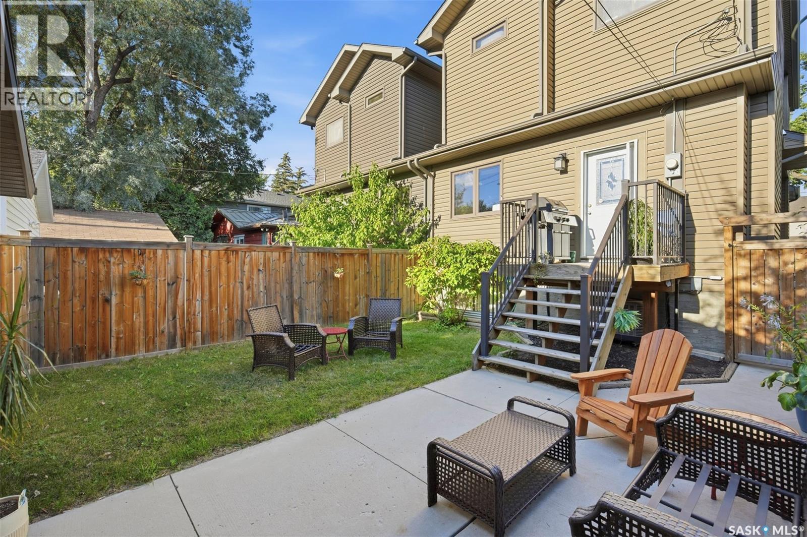 2136 B Lorne Avenue, Saskatoon, SK - Outdoor With Deck Patio Veranda