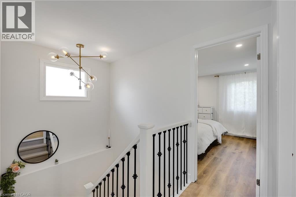 2265 Middlesmoor Crescent, Burlington, ON - Indoor